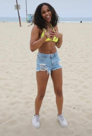 5. Hot Monroe Capri Bryant in Bikini Top at the Beach
