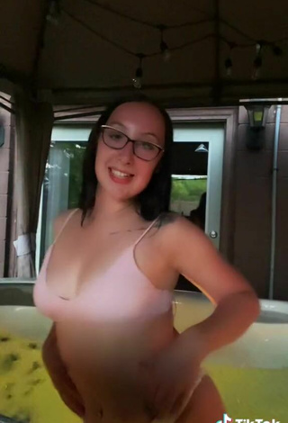 5. Sexy Morginia Shows Cleavage in Pink Bikini at the Swimming Pool