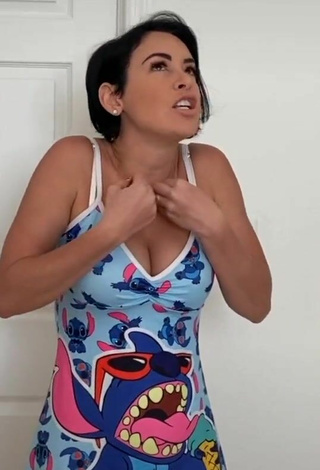 2. Sweetie Imaray Ulloa Shows Cleavage in Dress