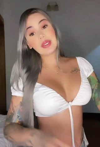 Sexy Cintia Cossio Shows Cleavage in White Crop Top