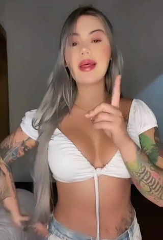 3. Sexy Cintia Cossio Shows Cleavage in White Crop Top
