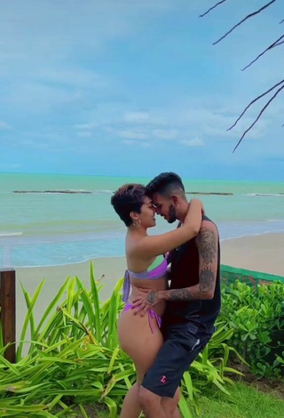 4. Sexy Taynara Cabral Shows Butt at the Beach