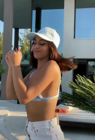 5. Hot Victoria Caro in Bikini Top and Bouncing Tits