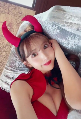 Sexy Yua Mikami Shows Cleavage in Red Bra