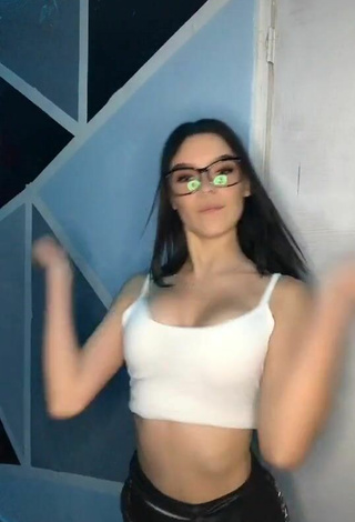 2. Sweetie Abigail Glezz Shows Cleavage in White Crop Top and Bouncing Boobs