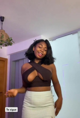 Sweetie Tania Fernández in Brown Crop Top and Bouncing Tits