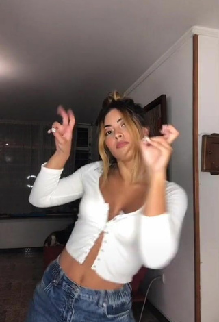 5. Hot Aleja Villeta Shows Cleavage in White Crop Top and Bouncing Boobs
