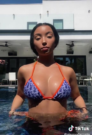 5. Erotic Alessya Farrugia Shows Cleavage in Bikini Top at the Pool