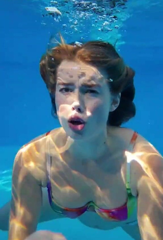 3. Sweetie Anna Lena Strigl Shows Cleavage in Bikini at the Pool