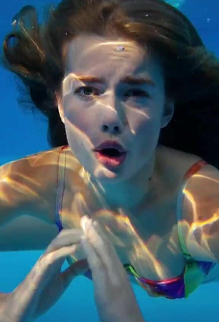 5. Sweetie Anna Lena Strigl Shows Cleavage in Bikini at the Pool