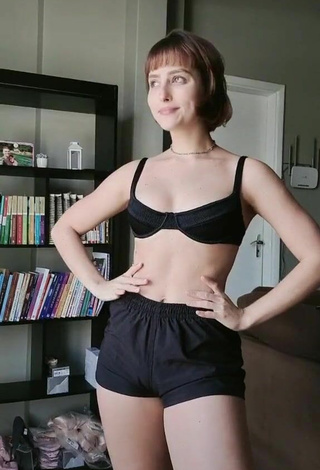 Cute Anny Kelly Almeida in Black Bikini Top while Twerking