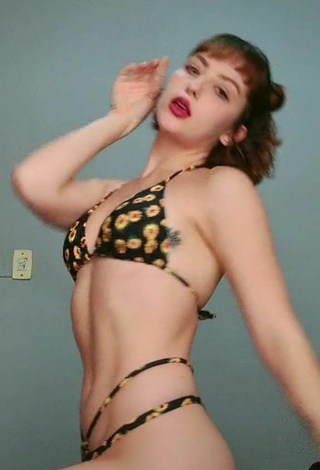 6. Sexy Anny Kelly Almeida in Floral Bikini