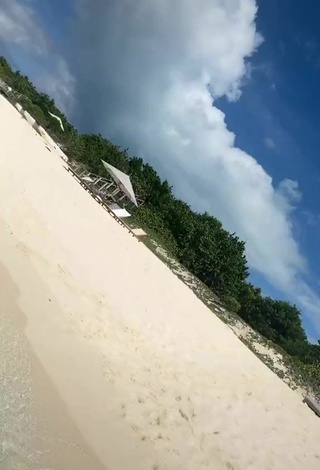 5. Sexy Bella Hadid in Bikini at the Beach