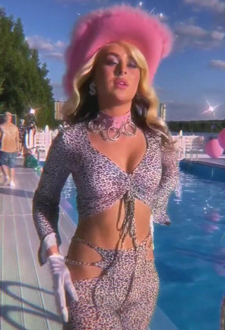 2. Sexy Bad Barbie Shows Cleavage in Leopard Crop Top at the Pool