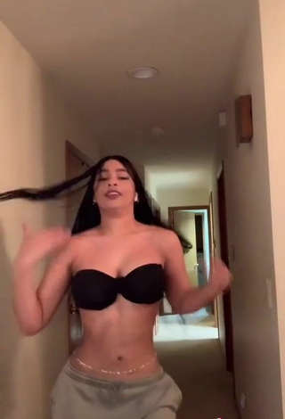 6. Hot Barbara Ramirez Shows Cleavage in Black Bikini Top