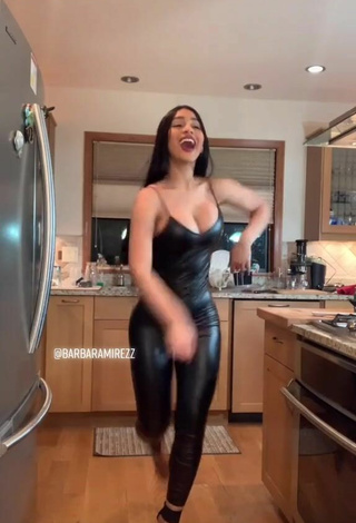 Beautiful Barbara Ramirez Shows Cleavage in Sexy Overall while doing Dance