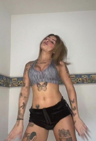 2. Really Cute Bárbara Shows Cleavage in Grey Crop Top and Bouncing Tits