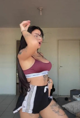 4. Sexy Bárbara in Brown Sport Bra and Bouncing Tits