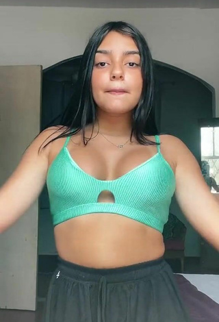 4. Sexy Bela Almada Shows Cleavage in Green Sport Bra and Bouncing Breasts