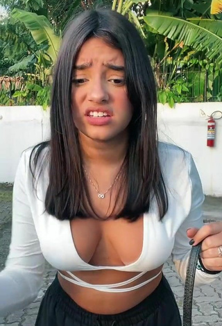 6. Sweetie Bela Almada Shows Cleavage in White Crop Top and Bouncing Tits