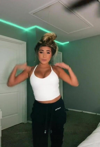 4. Sexy Camryn Cordova Shows Cleavage in White Crop Top and Bouncing Tits