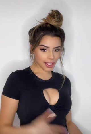 4. Sexy Celina Sharma Shows Cleavage in Black Crop Top