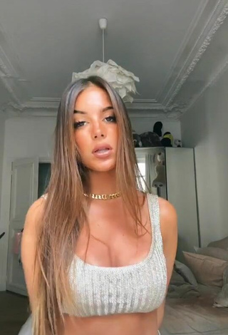 2. Hot Danae Makeup Shows Cleavage in White Crop Top and Bouncing Boobs