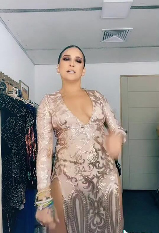 5. Sexy Daniela Darcourt Shows Cleavage in Beige Dress