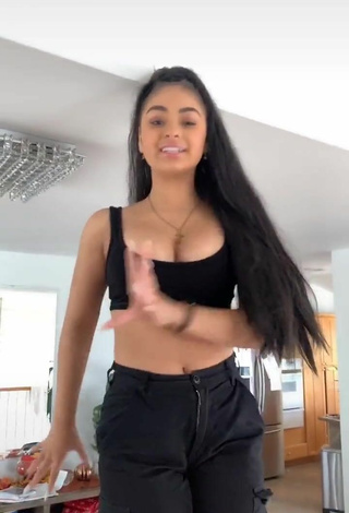 2. Devenity Perkins Shows Cleavage in Nice Black Crop Top and Bouncing Boobs