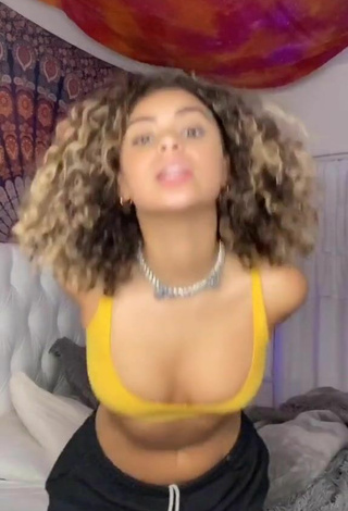 Sexy Devenity Perkins Shows Cleavage in Yellow Sport Bra and Bouncing Tits