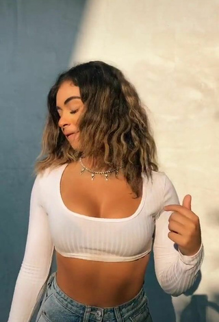 5. Elegant Devenity Perkins Shows Cleavage in White Crop Top and Bouncing Tits