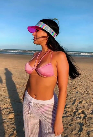 3. Gorgeous Dine Azevedo Shows Butt at the Beach