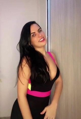 4. Sweetie Dine Azevedo Shows Cleavage in Overall and Bouncing Breasts