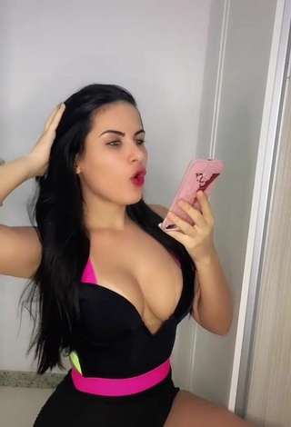 Hot Dine Azevedo Shows Cleavage in Overall