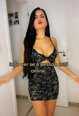 1. Hot Dine Azevedo Shows Cleavage in Dress