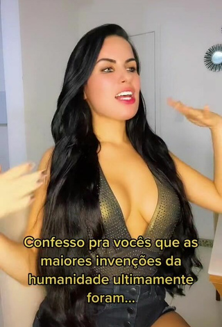 2. Cute Dine Azevedo Shows Cleavage in Top