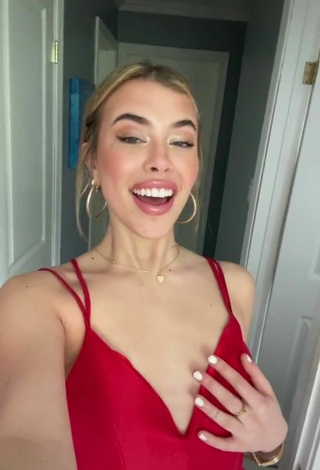 6. Sexy Cynthia Parker in Red Dress