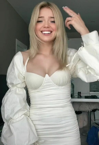 2. Sexy esmireal Shows Cleavage in White Dress and Bouncing Boobs