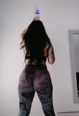2. Lovely Eve Herrera Shows Big Butt