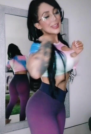 Wonderful Eve Herrera Shows Big Butt