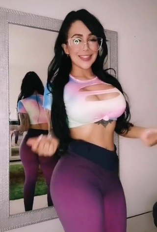 3. Wonderful Eve Herrera Shows Big Butt