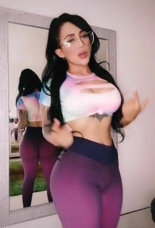 6. Wonderful Eve Herrera Shows Big Butt