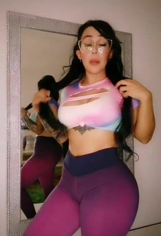 Amazing Eve Herrera in Hot Violet Leggings while Twerking