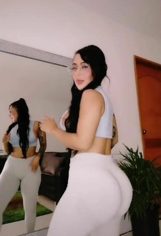 5. Hottest Eve Herrera Shows Big Butt