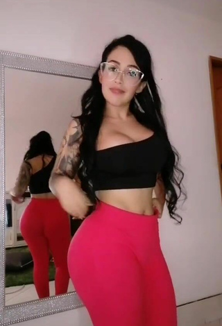 3. Erotic Eve Herrera Shows Big Butt