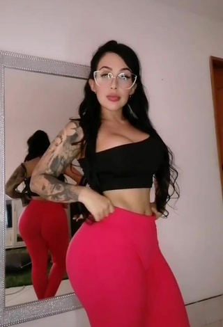 5. Erotic Eve Herrera Shows Big Butt