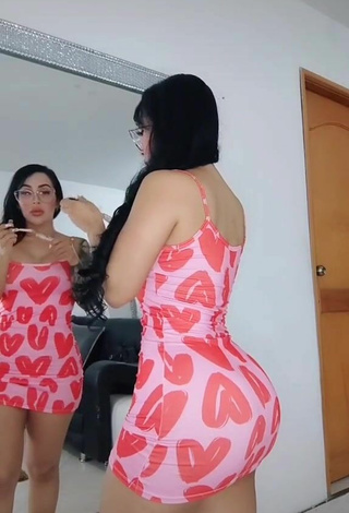 2. Beautiful Eve Herrera Shows Big Butt