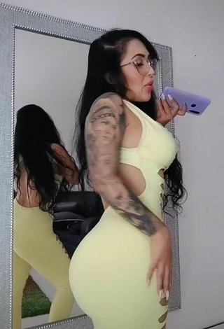 Hot Eve Herrera Shows Big Butt