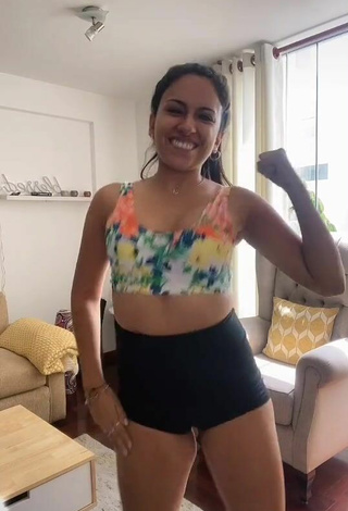3. Hot Gina Yangali in Floral Crop Top and Bouncing Boobs