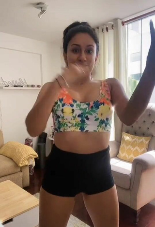 4. Hot Gina Yangali in Floral Crop Top and Bouncing Boobs